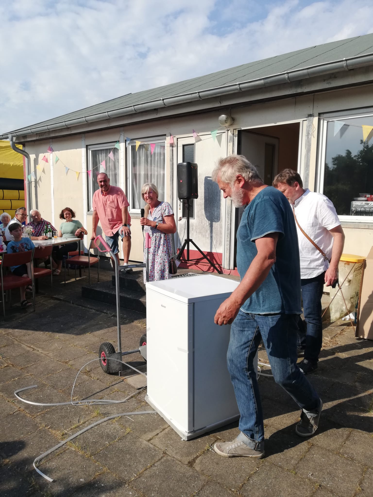 Vergabe des neuen Kühlschranks